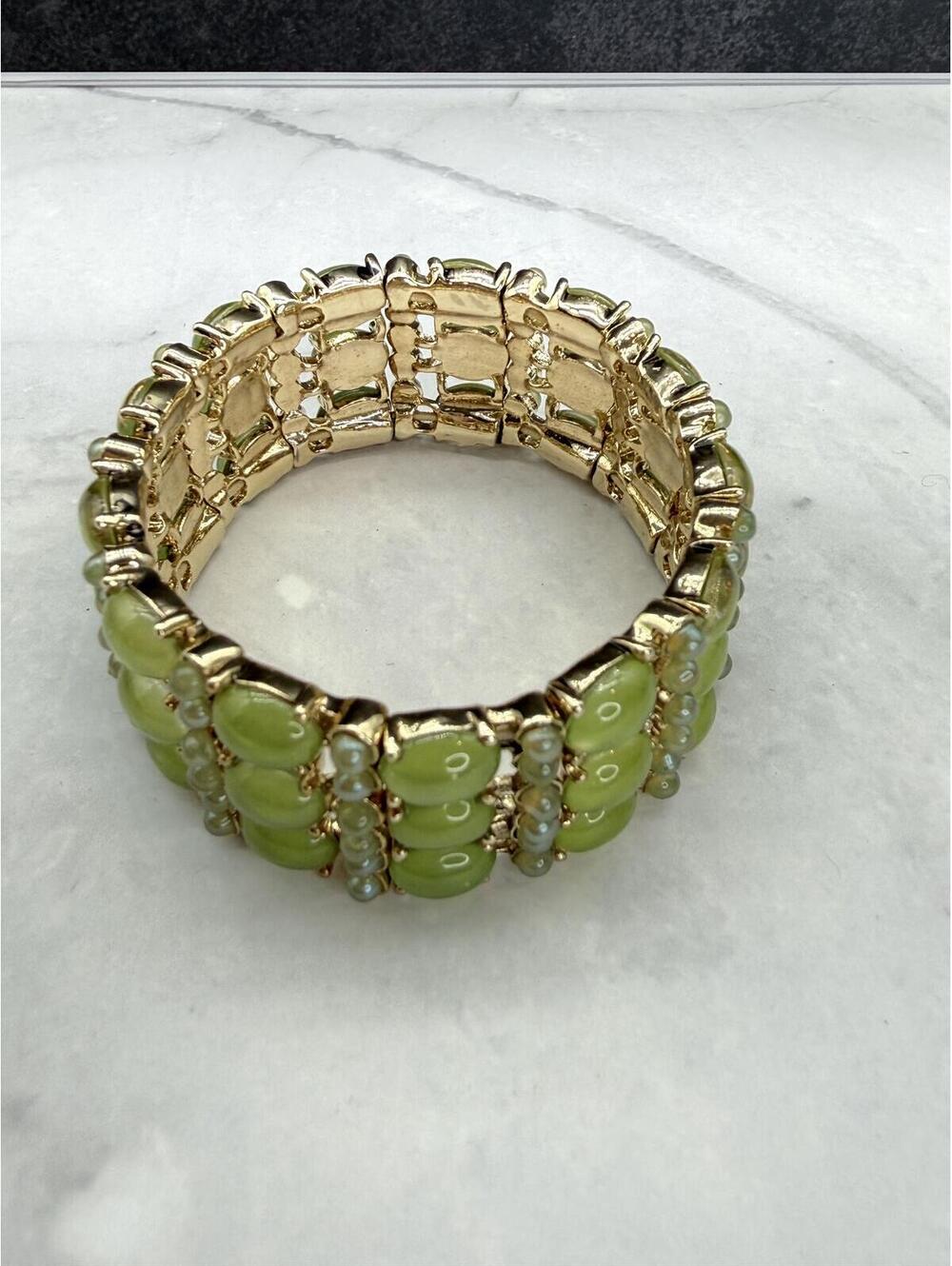 Monet - Vintage Gold Tone Stretch Bracelet in Green - Picture 3 of 6